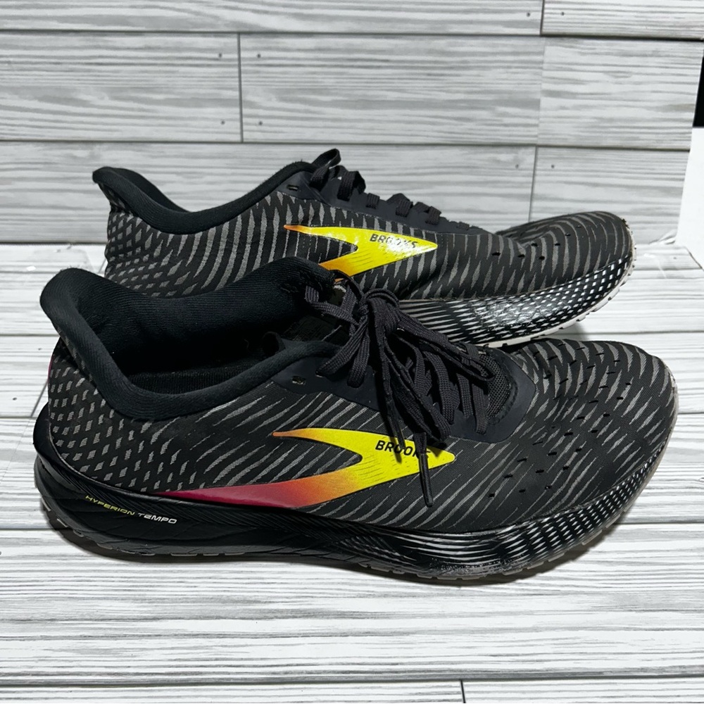 Brooks Hyperion Tempo Running Shoes size 8.5 (Black,red,yellow)